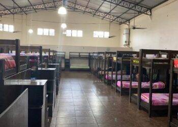 Paraguaios que saíram de Foz reclamam de condições de alojamento em Ciduad del Este