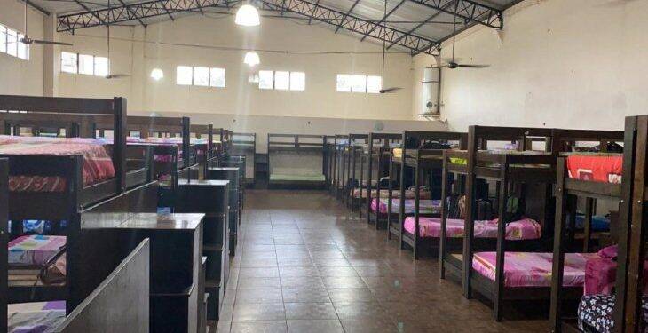 Paraguaios que saíram de Foz reclamam de condições de alojamento em Ciduad del Este