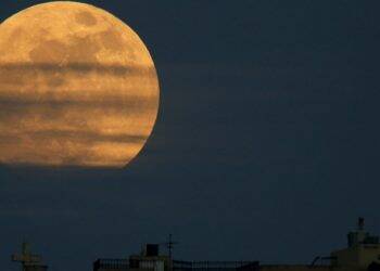 Superlua vai iluminar o céu nesta segunda-feira