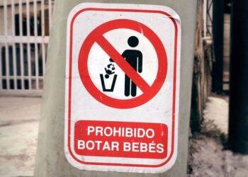 Na Venezuela em crise, cada vez mais mães são forçadas a abandonar seus bebês