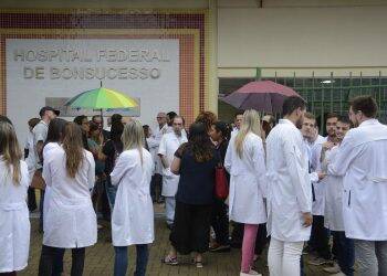 Coronavírus: publicado edital para contratação de 5,8 mil médicos