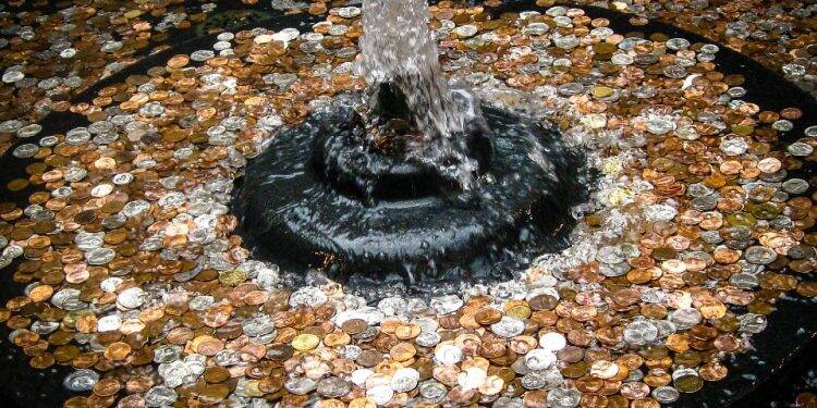 Ladrões furtam moedas de “fonte dos desejos” e são presos pelo BPFron