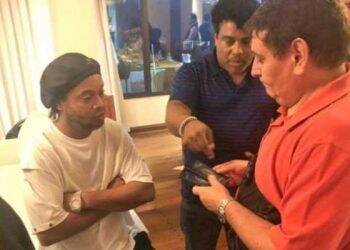 Justiça paraguaia determina prisão de Ronaldinho Gaúcho e irmão em assunção