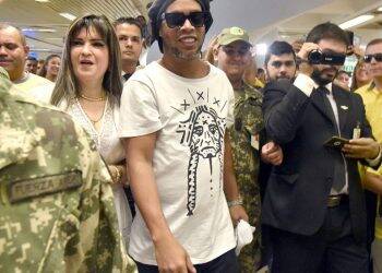 Ronaldinho Gaúcho culpa empresário por uso de documentos falsos para entrar no Paraguai