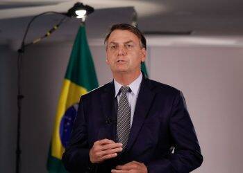 Secretário de Bolsonaro está com coronavírus e presidente passa ser monitorado