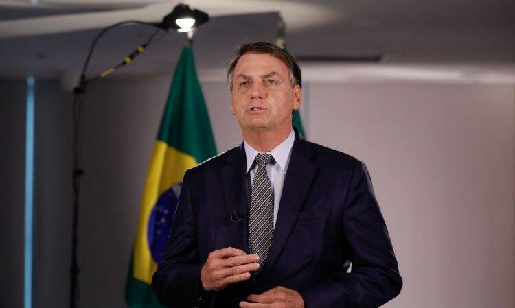 Secretário de Bolsonaro está com coronavírus e presidente passa ser monitorado