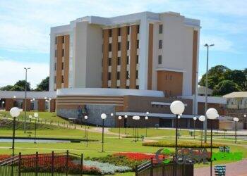 Prefeitura de Medianeira decreta estado de emergência e fechamento do comércio