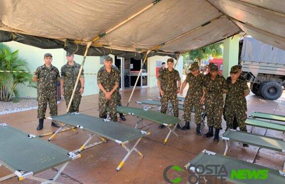 Exército monta tendas no Hospital e Maternidade Nossa Senhora da Luz em Medianeira