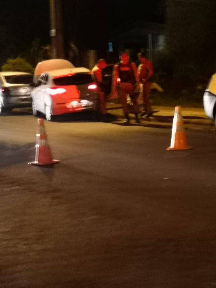 Bandidos trocam tiros com a Polícia Militar e um é ferido