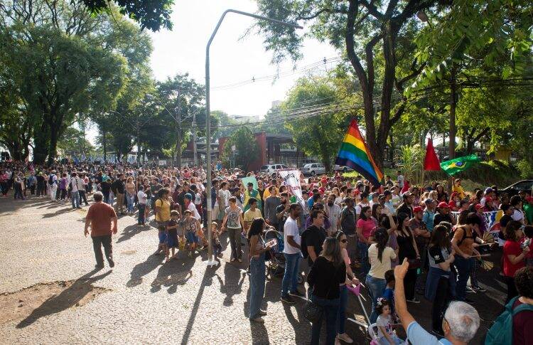 Sindicatos e entidades estudantis organizam greve em Foz na próxima quarta