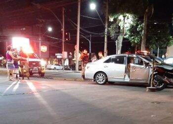 Após intensa perseguição pelas ruas de Foz, mulher é presa com contrabando no centro da cidade