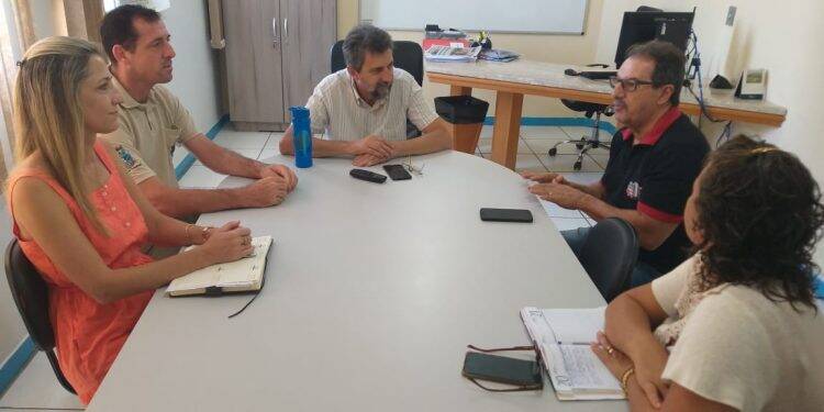 Saúde reúne-se com setor imobiliário para formular estratégias conjuntas de combate à dengue