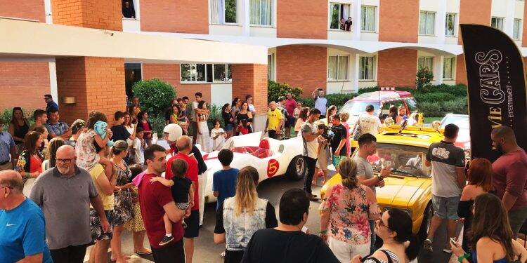 Hóspedes de hotel em Foz têm experiência única com o Movie Cars Entertainment
