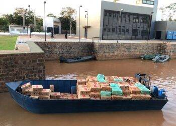 Piloto é preso e barco carregado de cigarros é apreendido no Lago de Itaipu