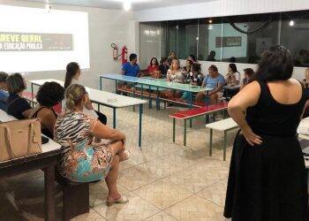 Profissionais da Educação Municipal decidem por mobilização em Foz