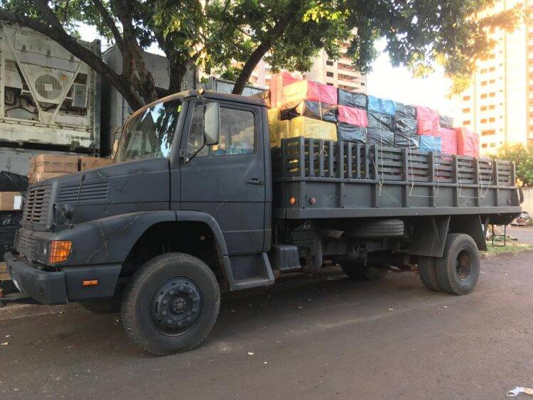 Polícia apreende caminhão e barco carregados de cigarros no Lago de Itaipu