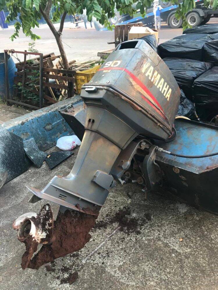 Polícia apreende caminhão e barco carregados de cigarros no Lago de Itaipu