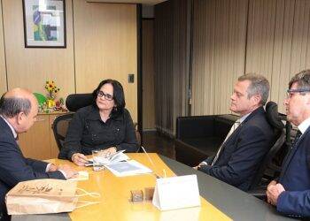 Contra a exploração sexual de crianças e adolescentes, ministra Damares volta a Foz, em maio