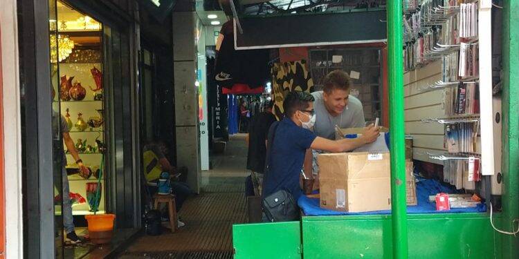 Coronavírus e dólar alto esvaziam Ciudad del Este e preocupa lojistas