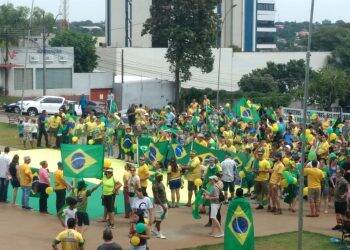 Mesmo com o risco do coronavírus, manifestantes vão as ruas contra Congresso e STF