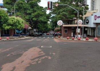 Comércio de Foz promove série de demissões após decreto de fechamento