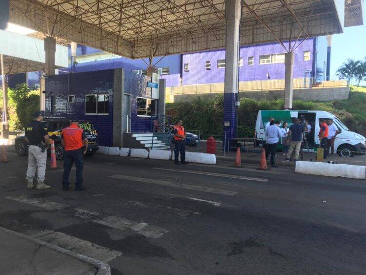 PRF atua nas fronteiras em Foz do Iguaçu para restrição de entrada no Brasil