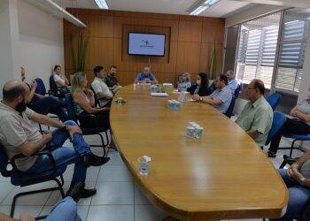 Prefeito e Associação Comercial mantêm comércio fechado em Santa Terezinha