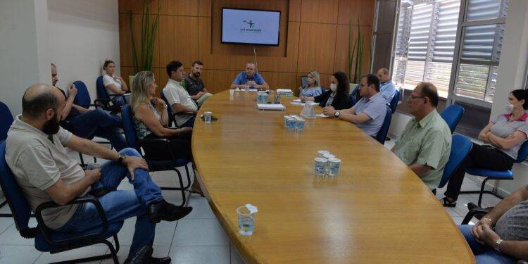 Prefeito e Associação Comercial mantêm comércio fechado em Santa Terezinha