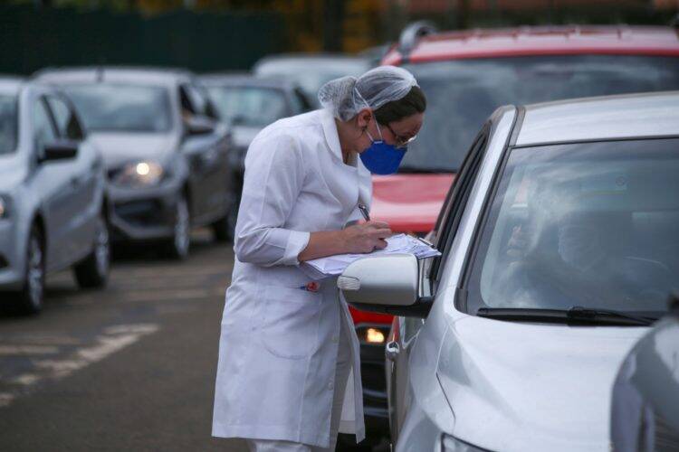 Mais de 3.500 idosos receberam a vacinação contra a gripe neste sábado