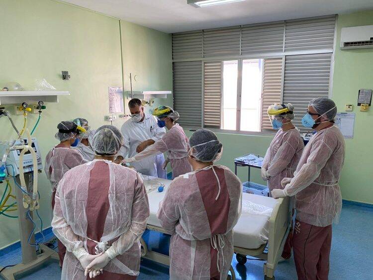 Testes rápidos para coronavírus devem ser feitos em Foz nas próximas horas