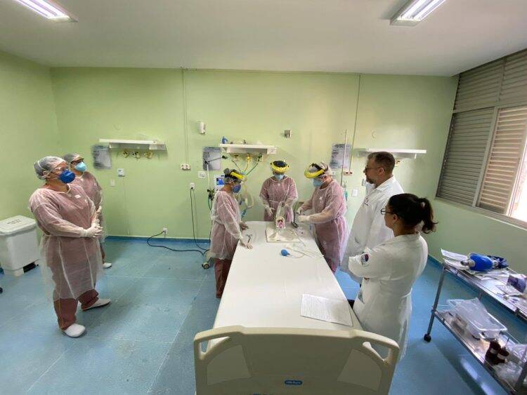 Testes rápidos para coronavírus devem ser feitos em Foz nas próximas horas