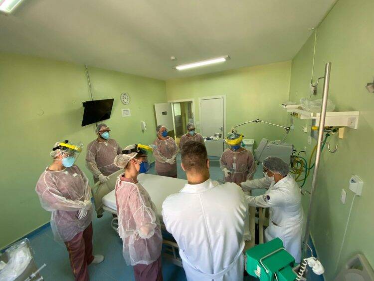 Testes rápidos para coronavírus devem ser feitos em Foz nas próximas horas