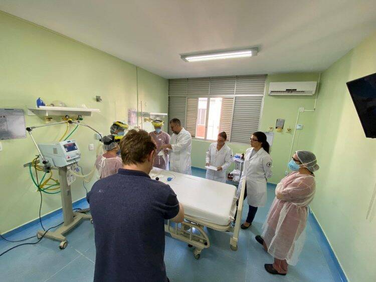 Testes rápidos para coronavírus devem ser feitos em Foz nas próximas horas