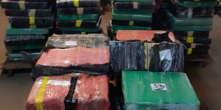 BPFRON apreende mais de uma tonelada de maconha em Foz