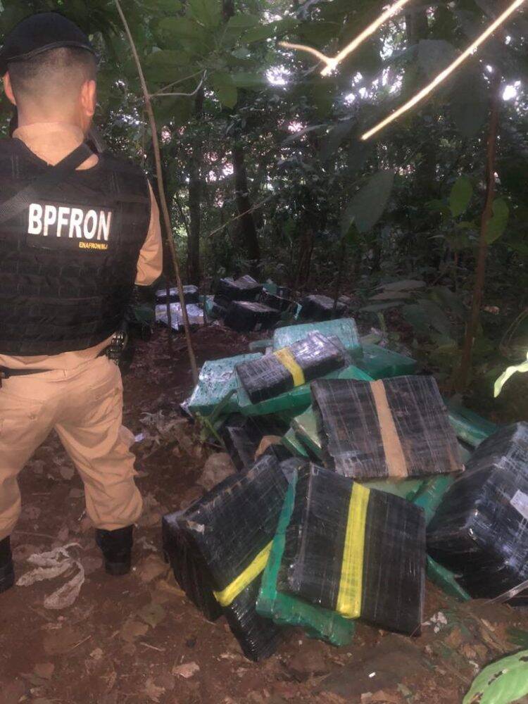 BPFRON apreende mais de uma tonelada de maconha em Foz