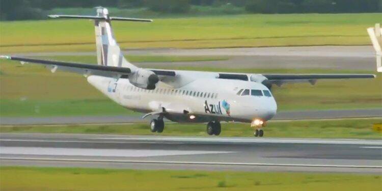 Avião que saiu de Foz tenta pouso com fortes ventos e vídeo viraliza