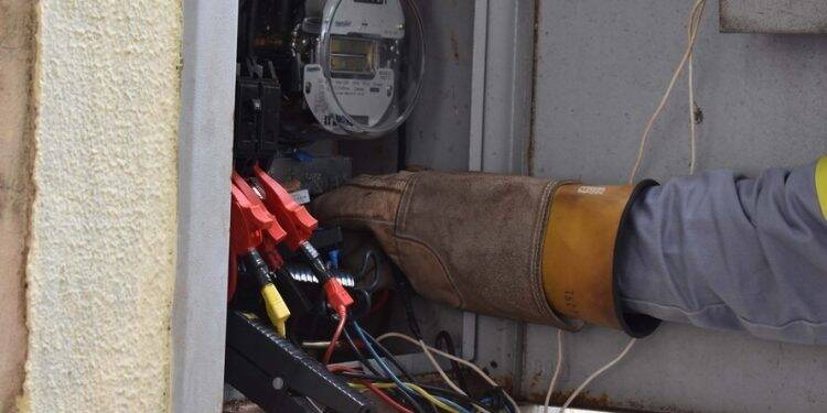 Cortes de Energia e Água seguem sendo efetuados se não houver pagamento