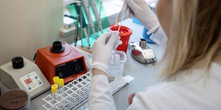 Mortes por Covid-19 sobem para 11 e casos confirmados chegam a 904