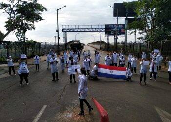 Médicos paraguaios pedem que fronteira permaneça fechada até o dia 12 de abril