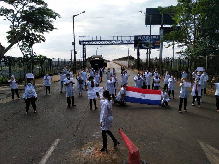 Médicos paraguaios pedem que fronteira permaneça fechada até o dia 12 de abril
