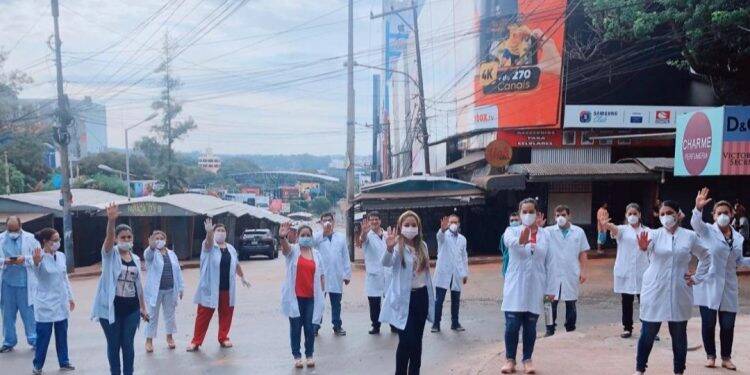 Médicos paraguaios pedem que fronteira permaneça fechada até o dia 12 de abril