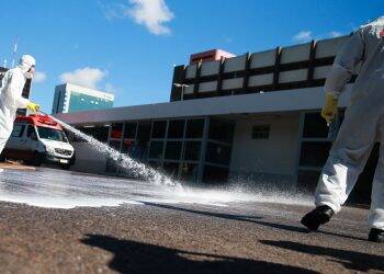 Ministro de Saúde confirma 201 óbitos por covid-19 e 5.717 infectados no Brasil