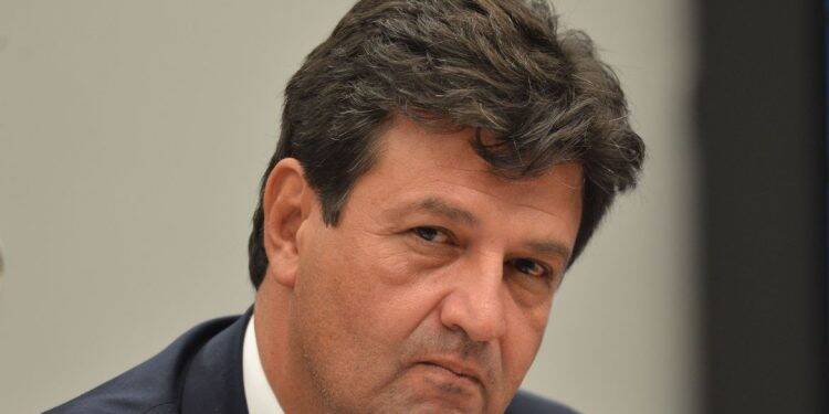 Ministro de Saúde não vê necessidade de fechar fronteira com Argentina e Paraguai