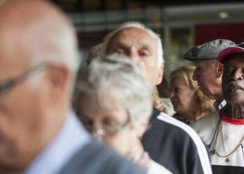 Novo coronavírus: governo antecipa pagamento do 13º para aposentados