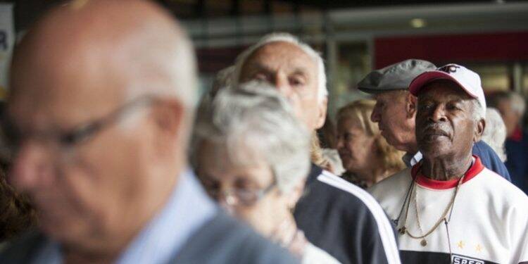 Novo coronavírus: governo antecipa pagamento do 13º para aposentados