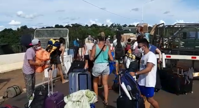 Argentinos sao liberados para voltar ao país de origem