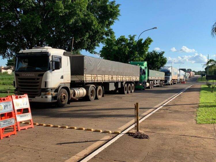 Sem acordo, argentinos voltam para a Ponte Tancredo Neves