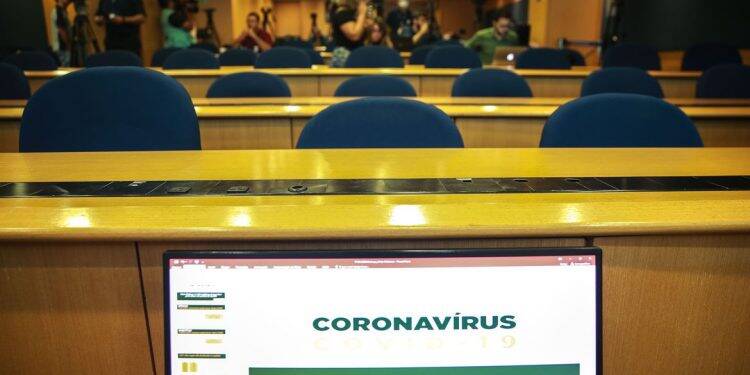 Covid-19: número de mortes no país sobe para 136