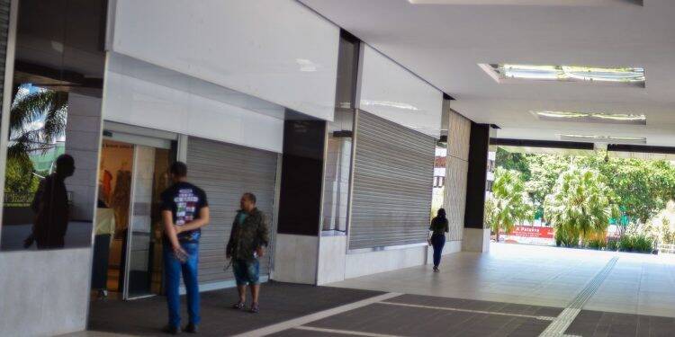 Lojistas não pagarão aluguel enquanto shoppings estiverem fechados