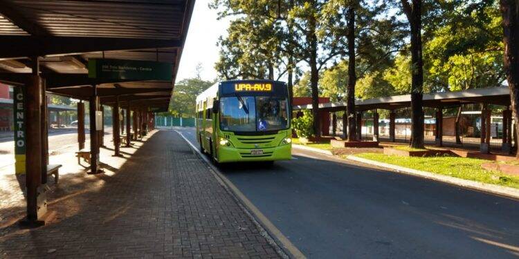 Frota mínima do transporte coletivo continua circulando